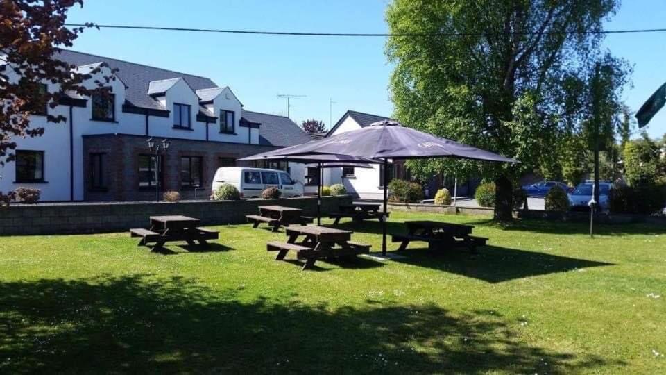 Balreask Bar, Restaurant & Guest Accommodation Navan Bagian luar foto