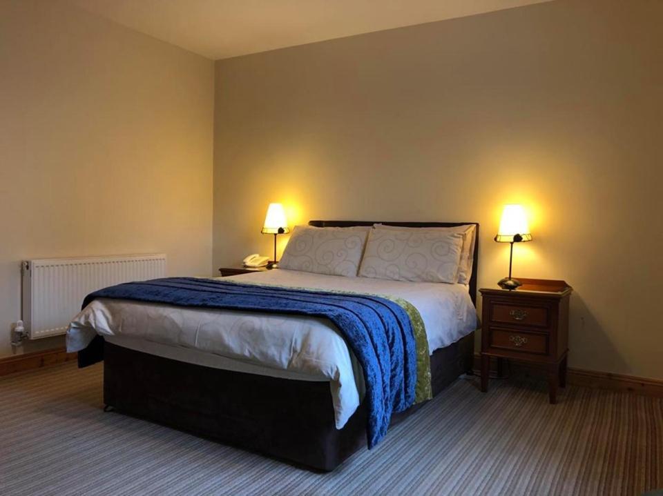 Balreask Bar, Restaurant & Guest Accommodation Navan Bagian luar foto